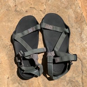 Xero sandals size 9